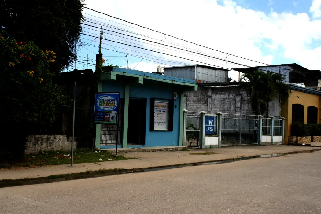 Fachada Lavandería Turcios 2