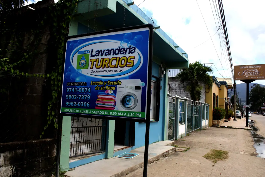 Fachada Lavandería Turcios 3